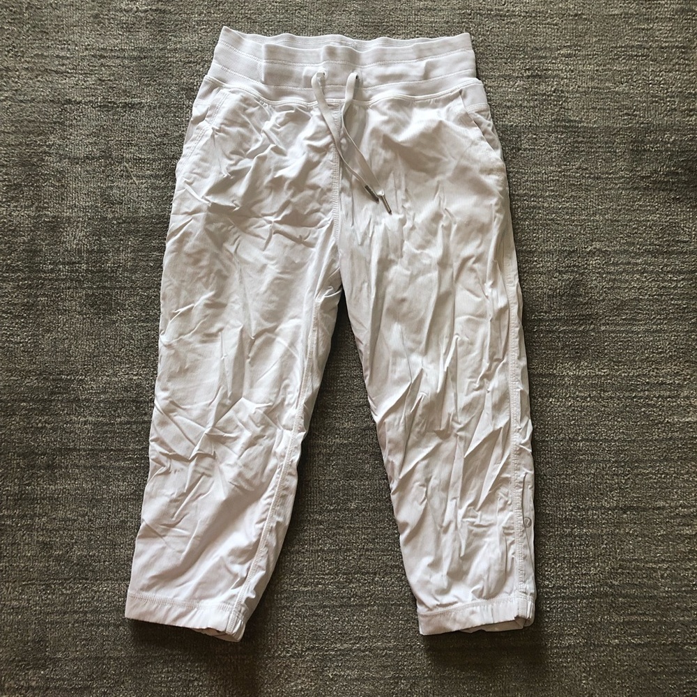 Lululemon Street to Studio lined crop white